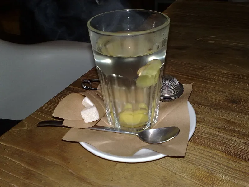 Имбирный напиток с медом и лимоном