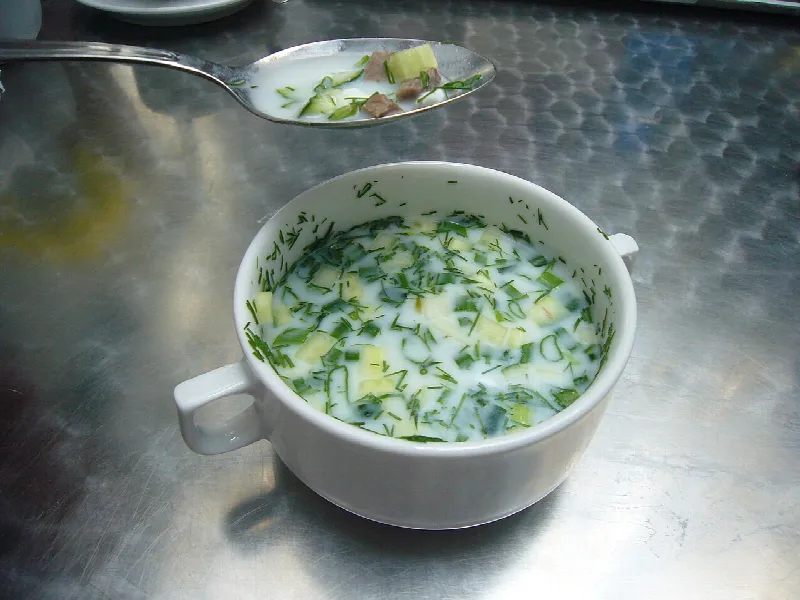 Окрошка на кефире с курицей